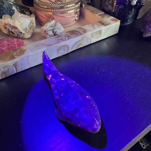 Yooperlite Shark Crystal 🦈 - Picture 3 of 3